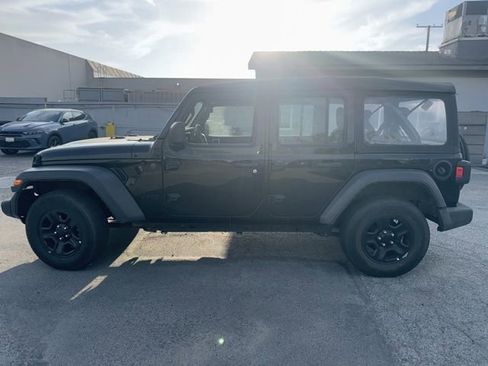 Used 2023 Jeep Wrangler Unlimited Sport AWD/4WD image 8
