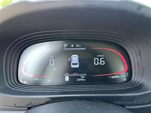 Used 2024 Hyundai Venue Limited FWD image 12