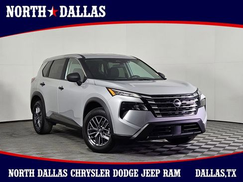 Used 2024 Nissan Rogue S FWD image 1