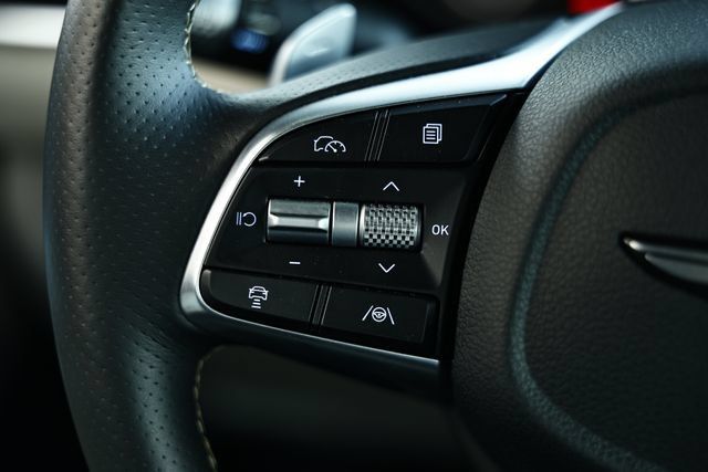 Certified 2026 Genesis G70 2.5T AWD/4WD image 31