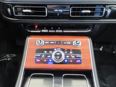 Used 2024 Lincoln Aviator Reserve AWD/4WD image 45