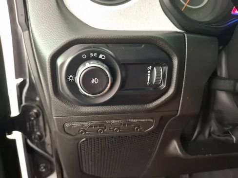 Used 2025 Jeep Wrangler Sport AWD/4WD image 16