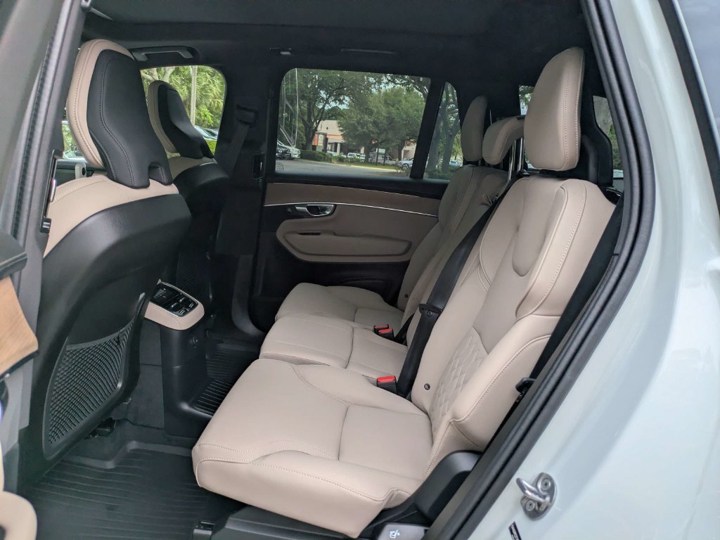 New 2026 Volvo XC90 T8 Plus w/ Protection Package Premier AWD/4WD image 14