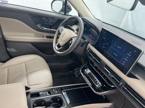 Certified 2023 Lincoln Corsair AWD w/ Equipment Group 101A image 24