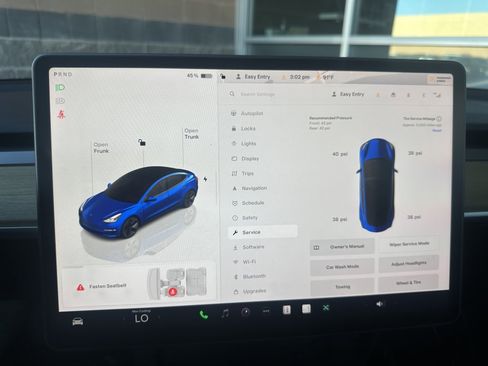Used 2023 Tesla Model 3 Standard Range image 21