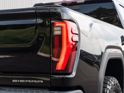 Used 2024 GMC Sierra 2500 Denali w/ Denali Reserve Package AWD/4WD image 14