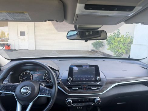 Used 2024 Nissan Altima 2.5 SV image 34