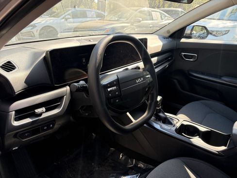 Used 2025 Kia K4 FWD image 33