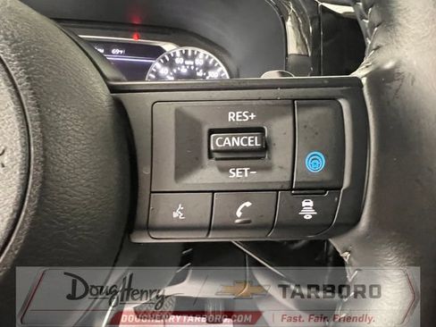 Used 2025 Nissan Pathfinder SV FWD image 50