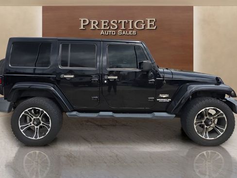 Used 2013 Jeep Wrangler Unlimited Sahara w/ Connectivity Group image 16