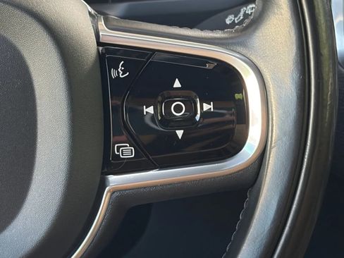 Used 2018 Volvo XC90 T5 Momentum w/ Convenience Package AWD/4WD image 33