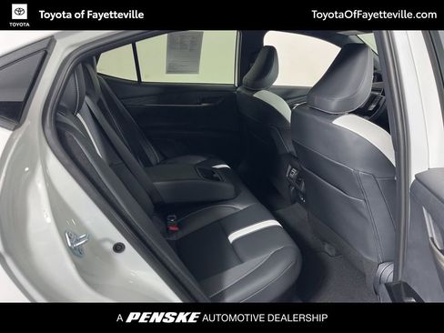 Used 2026 Toyota Camry SE image 7
