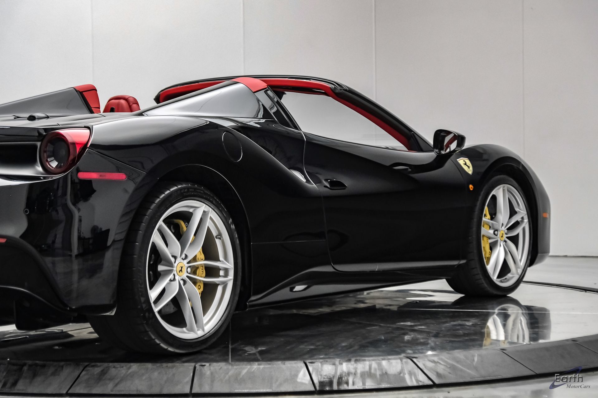 Used 2018 Ferrari 488 Spider RWD image 26