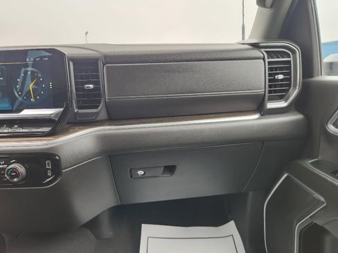 Used 2024 Chevrolet Silverado 2500 LT image 17