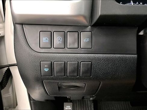 Used 2018 Toyota Highlander XLE AWD/4WD image 39