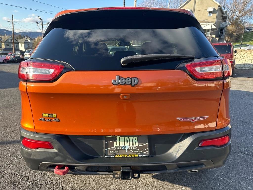 Used 2016 Jeep Cherokee Trailhawk w/ Comfort/Convenience Group AWD/4WD image 6