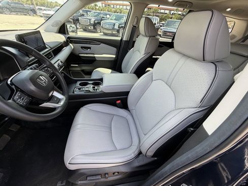 Used 2025 Honda Pilot Elite image 20