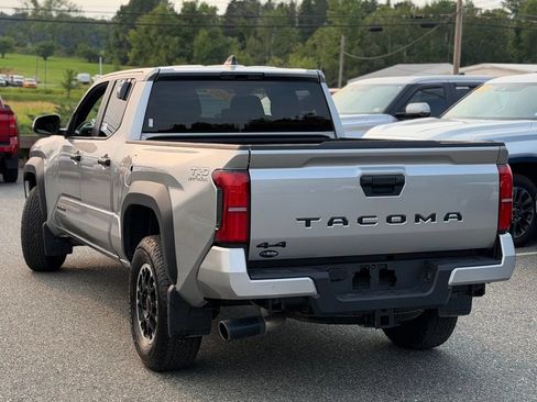Used 2025 Toyota Tacoma TRD Off-Road AWD/4WD image 3