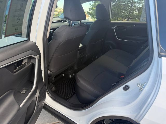 Certified 2024 Toyota RAV4 LE AWD/4WD image 10