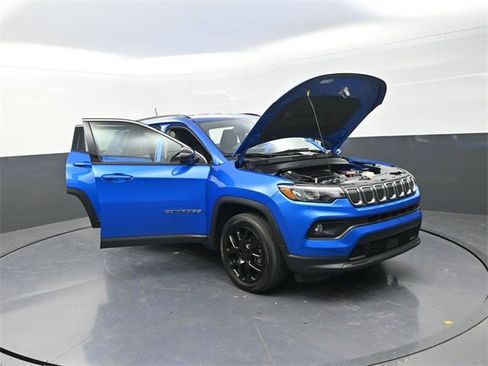 Used 2022 Jeep Compass Latitude image 35