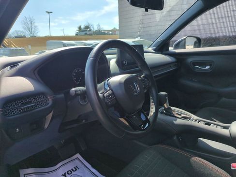 Used 2025 Honda HR-V Sport image 15
