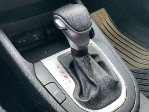 Used 2023 Kia Forte LXS w/ LXS Technology Package FWD image 13