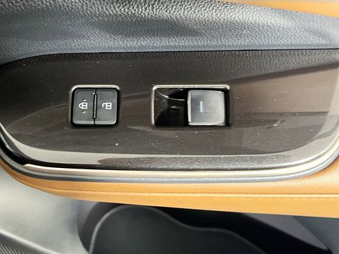 Used 2025 Toyota Crown Signia AWD/4WD image 32