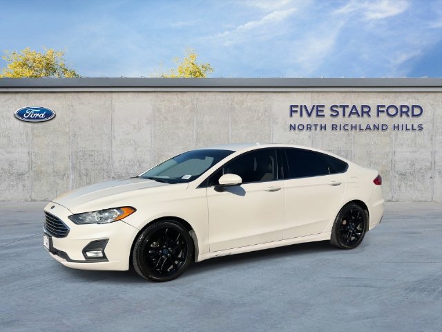 Used 2019 Ford Fusion SE w/ Equipment Group 151A FWD image 4