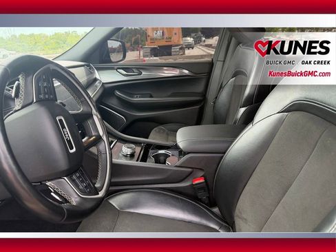 Used 2022 Jeep Grand Cherokee Altitude AWD/4WD image 10