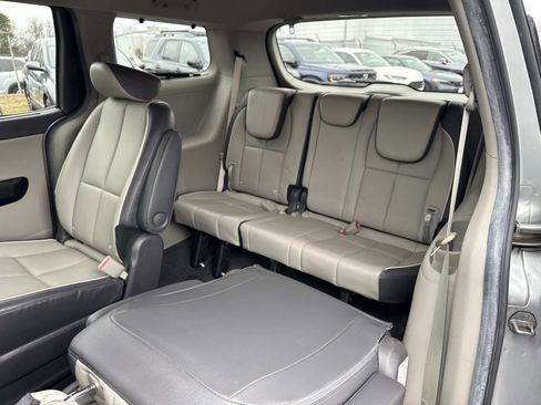 Used 2016 Kia Sedona SX image 21