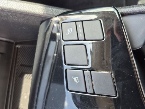 Used 2023 Kia Sportage EX FWD image 6