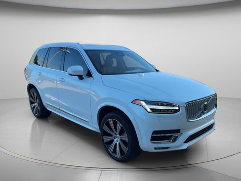 Used 2025 Volvo XC90 B6 Ultra w/ Protection Package AWD/4WD image 4