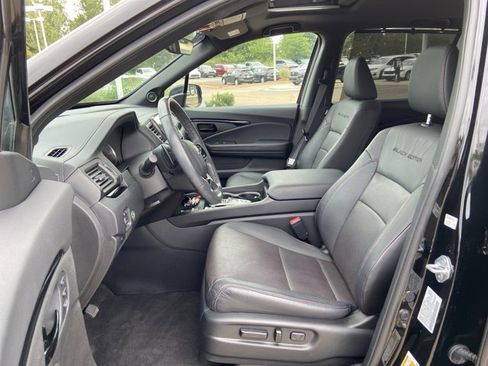 Used 2025 Honda Passport Black Edition image 34