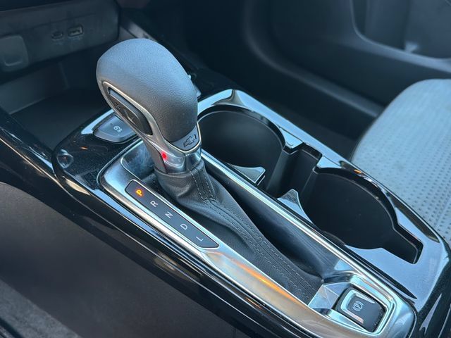 Used 2025 Chevrolet Trax LT FWD image 24