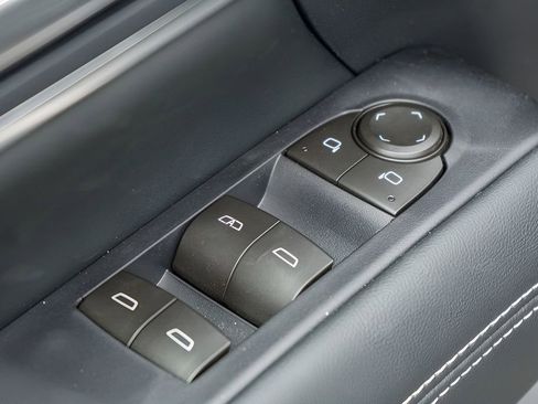 New 2026 GMC Terrain Elevation w/ Technology Package II FWD image 17