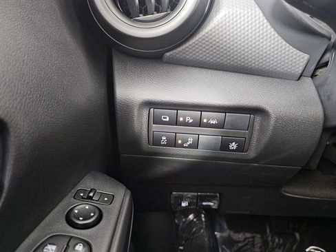 New 2025 Nissan Kicks S image 40