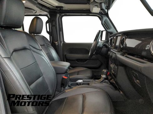 Used 2020 Jeep Wrangler Unlimited Sahara AWD/4WD image 26