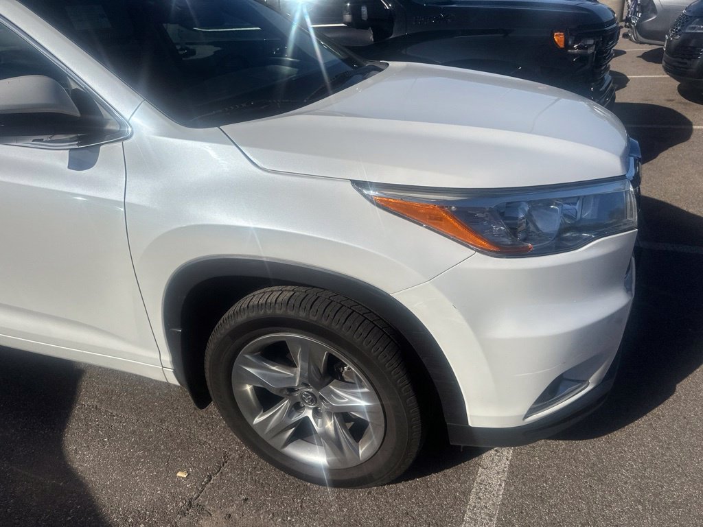Used 2016 Toyota Highlander Limited w/ Driver Technology Package AWD/4WD image 21