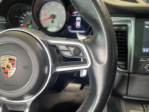 Used 2018 Porsche Macan S image 17