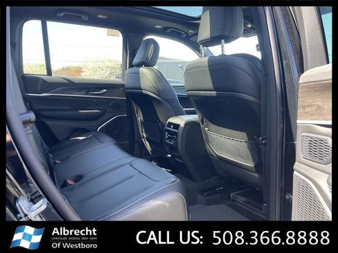 New 2026 Jeep Grand Cherokee Limited w/ Limited Altitude Package AWD/4WD image 13