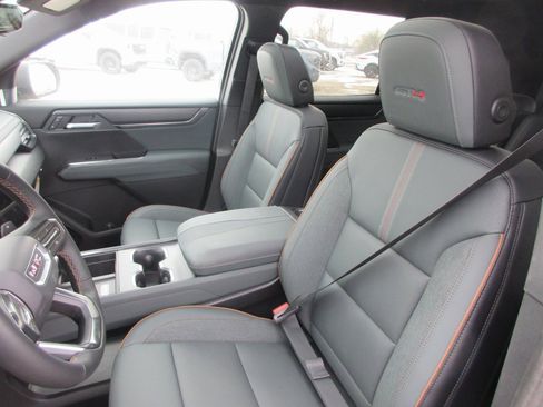 New 2026 GMC Acadia AT4 w/ Luxury Package image 12