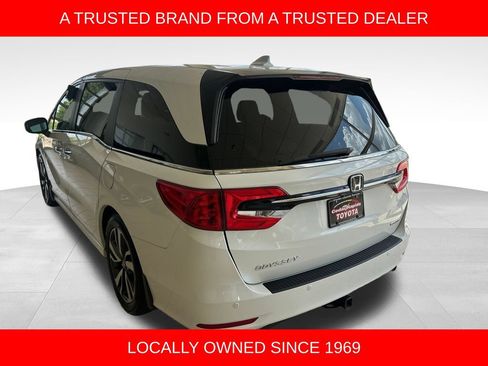 Used 2021 Honda Odyssey Touring image 3