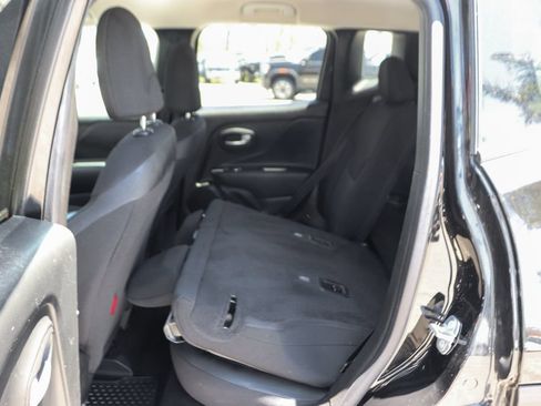 Used 2023 Jeep Renegade Trailhawk AWD/4WD image 30