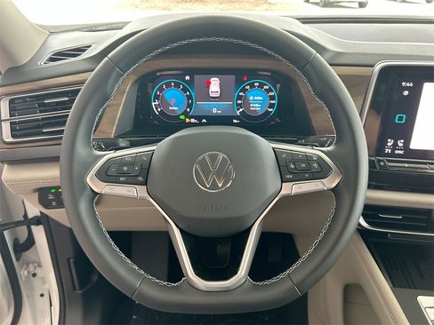 Used 2026 Volkswagen Atlas SE image 15