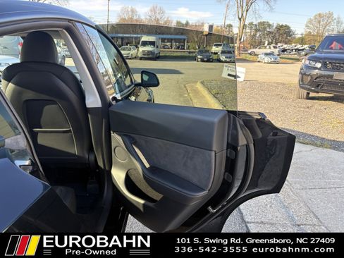 Used 2023 Tesla Model Y Performance image 13