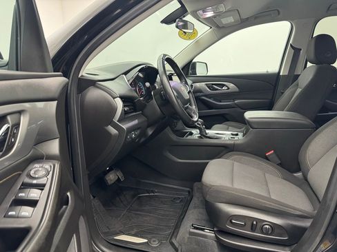Used 2021 Chevrolet Traverse LT w/ LPO, Floor Liner Package image 17