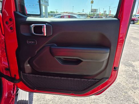 Used 2020 Jeep Gladiator Sport w/ Quick Order Package 24S AWD/4WD image 30