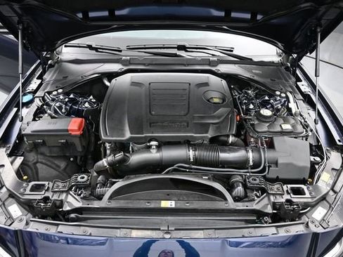 Used 2024 Jaguar XF R-Dynamic SE AWD/4WD image 31
