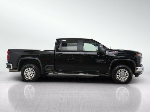 Used 2024 Chevrolet Silverado 3500 LT w/ Safety Package AWD/4WD image 6