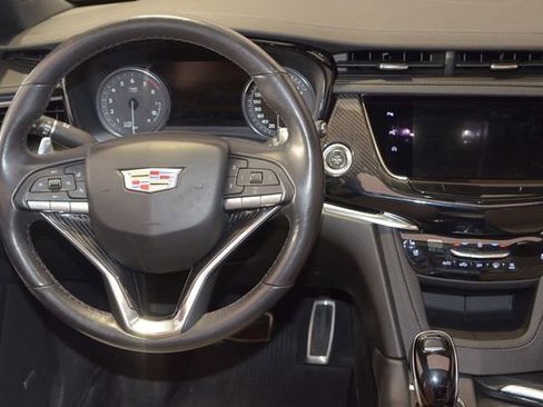 Used 2023 Cadillac XT6 Sport w/ Technology Package AWD/4WD image 18